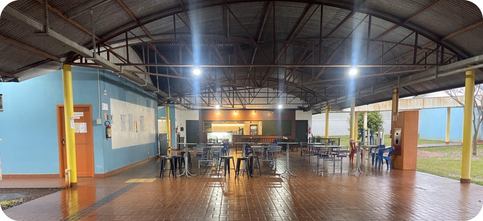 Refeitório e cantina do campus da Faculdade UNIGUAÇU em Palotina