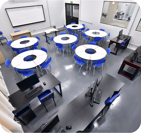 Sala de aula equipada da Faculdade UNIGUAÇU